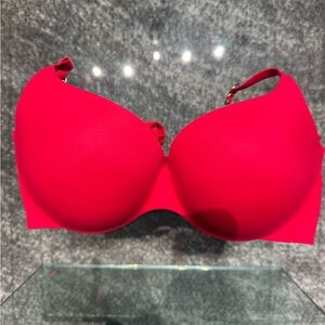 Incredible (bra) by Victoria’s Secret